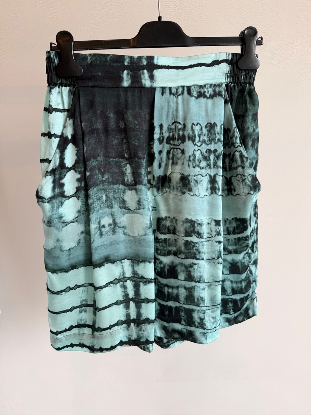 DELOS Printed Shorts Black And Turquoise Shibori Pattern Tie Dye Size S